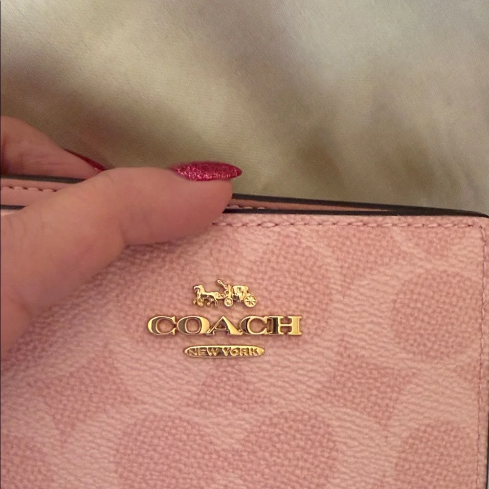 🌸Coach NWT Powder Pink Snap Wallet In Signature‎ Canvas With Flower Charm